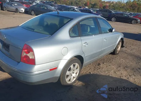 2003 Volkswagen Passat Glx from USA, damaged, VIN WVWRH63B13P340236